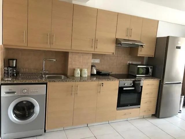 Must Stay - City Center Larnaca Apartment