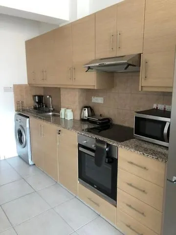 Must Stay - City Center Larnaca Apartment