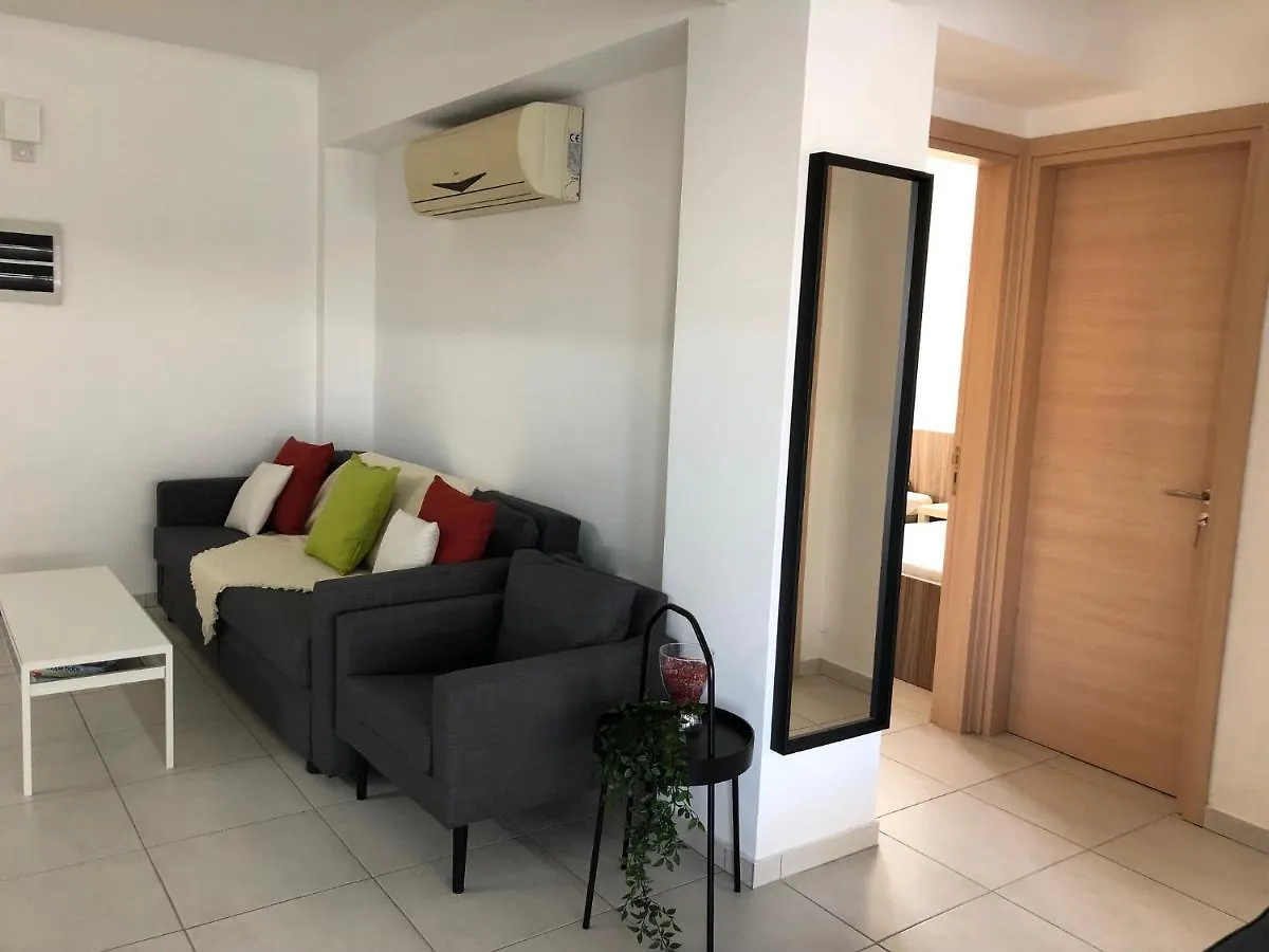 Must Stay - City Center Larnaca Apartment