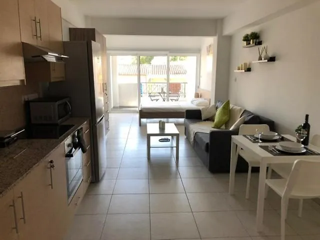 Must Stay - City Center Larnaca 0*,